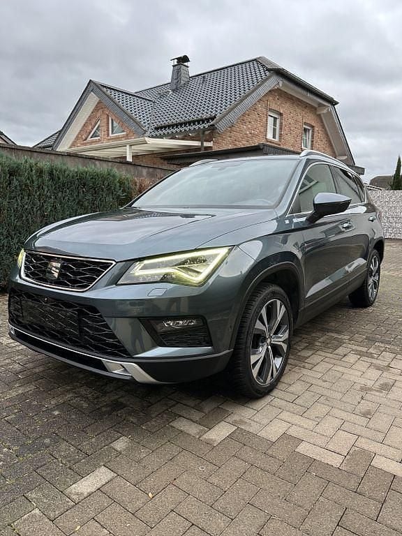 Grau Gebraucht 2018 Seat Ateca XCELLENCE SUV | 13.990 € (Superpreis) - Bild 1/4