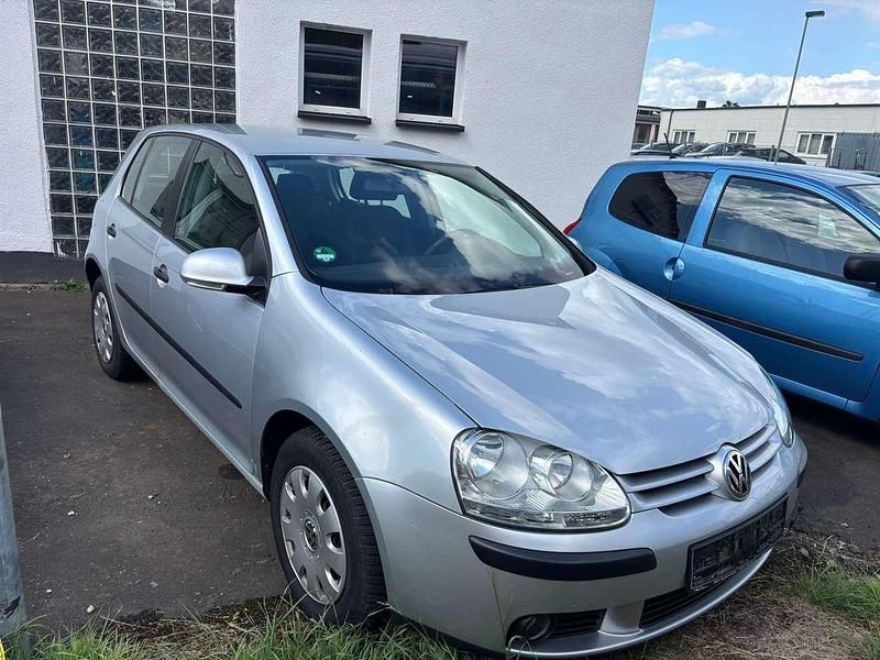 Silber Gebraucht 2005 VW Golf IV Trendline Kleinwagen | 2.900 € (Etwas zu teuer) - Bild 1/4