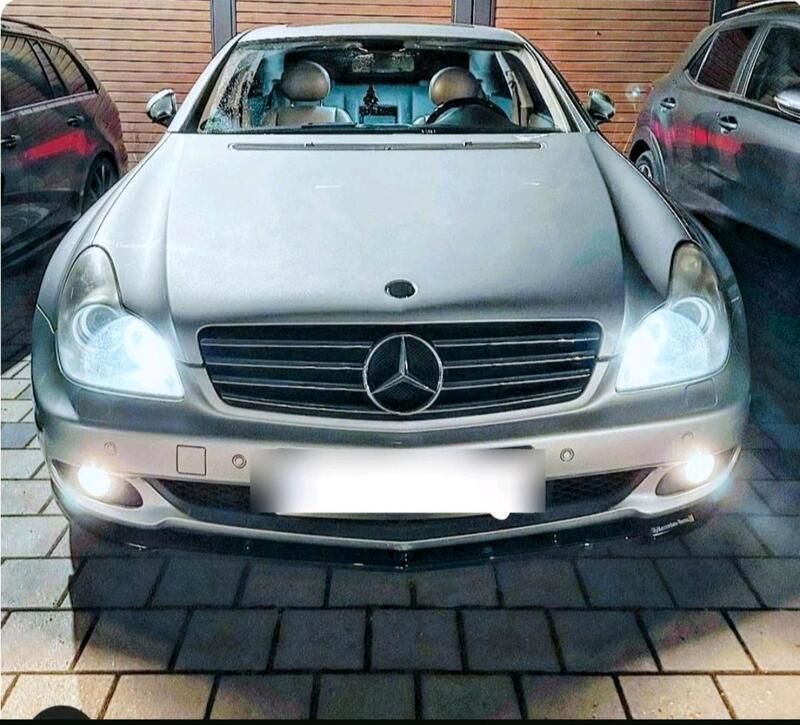 Silber Gebraucht 2004 Mercedes CLS350 Limousine | 8.999 € - Bild 1/4