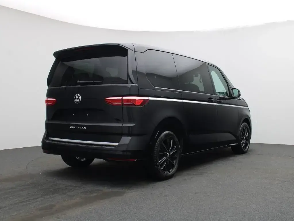 Gebraucht VW Multivan Style 150 PS (110 kW) 2025 Schwarz Van / Kleinbus