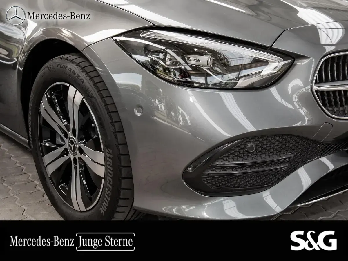 Gebraucht Mercedes C300 Avantgarde 258 PS (189 kW) 2022 Selenitgrau metallic Limousine