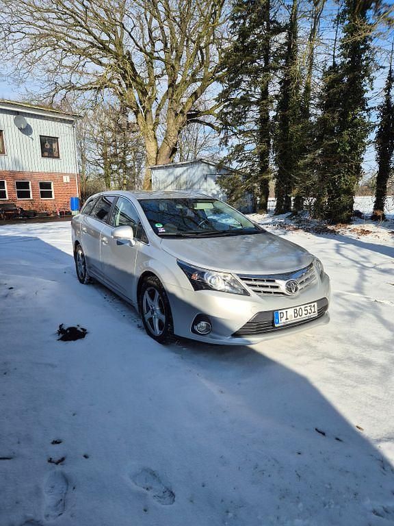 Gebraucht Toyota Avensis Edition 150 PS (110 kW) 2014 Silber Kombi