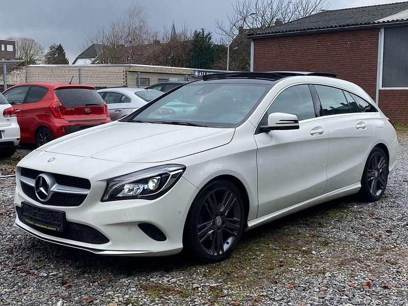 Gebraucht Mercedes CLA200 Shooting Brake 156 PS (114 kW) 2016 Calcitweiss  unilack Kombi