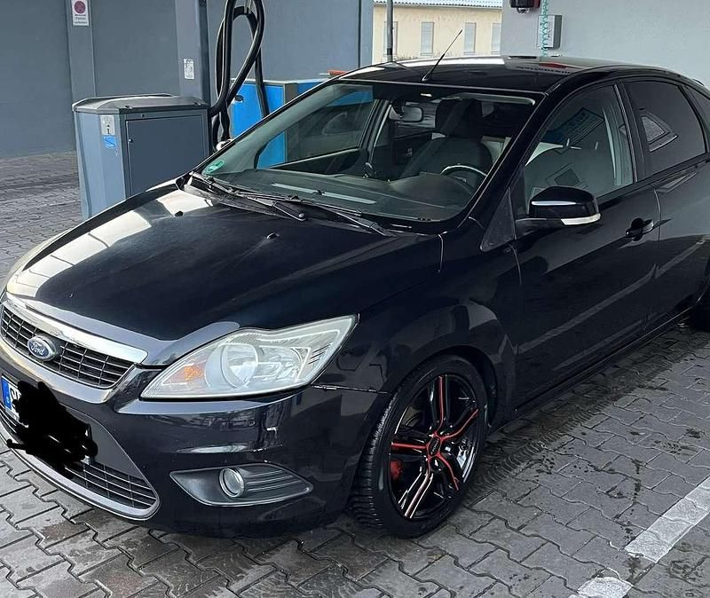Gebraucht Ford Focus Viva 101 PS (74 kW) 2011 Limousine