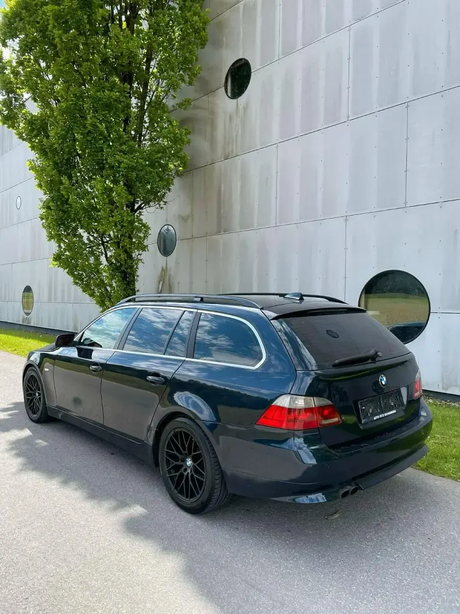 Gebraucht BMW 530 231 PS (169 kW) 2006 Blau Kombi
