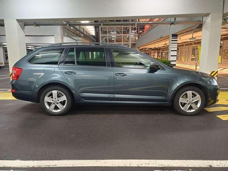 Gebraucht Skoda Octavia Joy 150 PS (110 kW) 2016 Other Kleinwagen