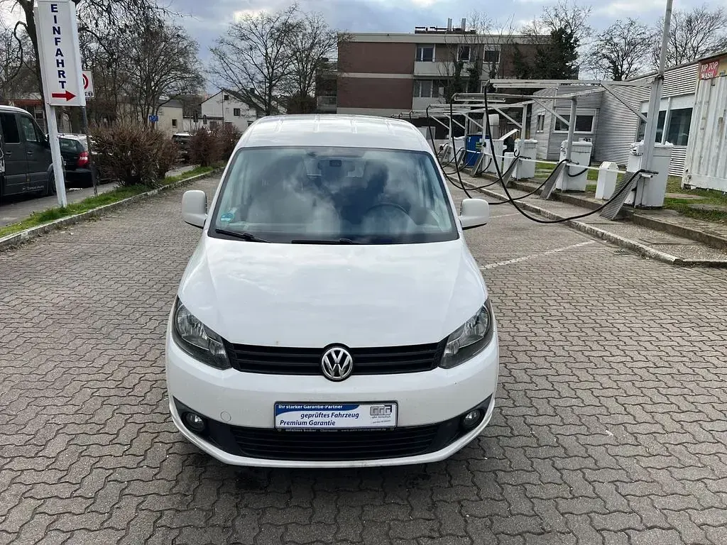 Używany VW Caddy S 105 KM (77 kW) 2011 Biały Minivan
