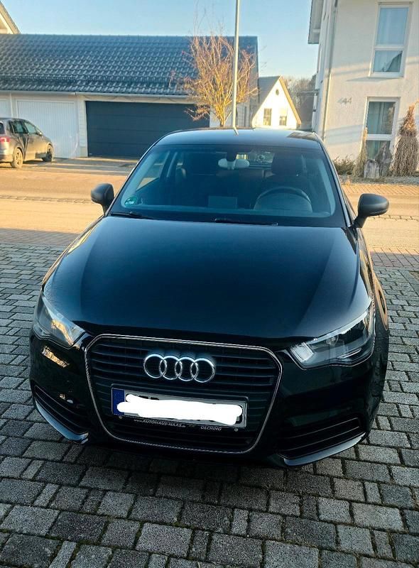 Schwarz Gebraucht 2011 Audi A1 Limousine | 7.000 € (Fairer Preis) - Bild 1/4