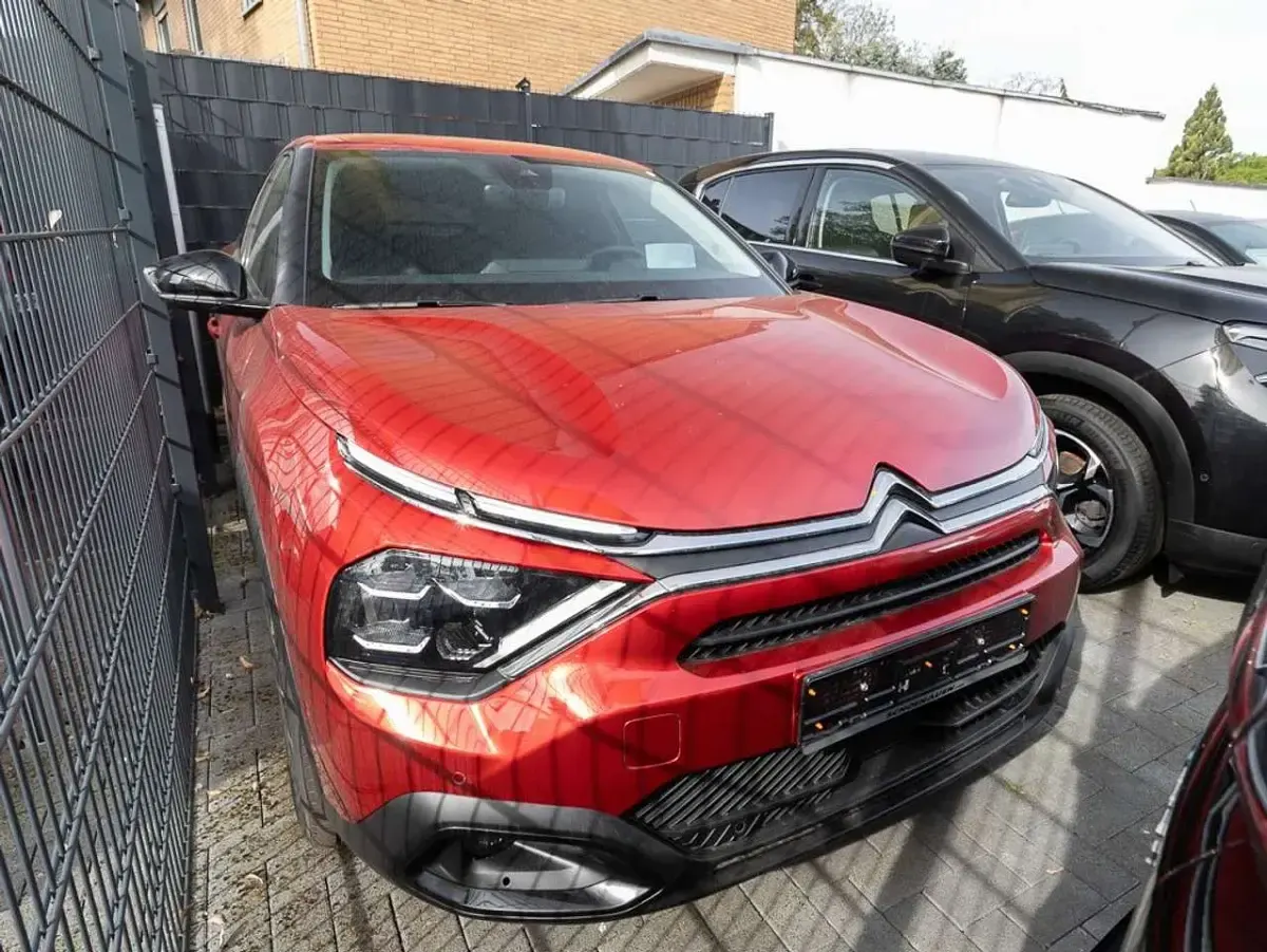 Gebraucht Citroën C4 PureTech 131 PS (96 kW) 2023 Rot SUV