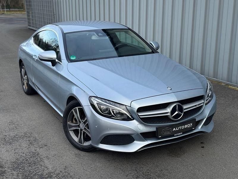 Diamantsilber Gebraucht 2017 Mercedes C300 Coupé | 23.499 € (Fairer Preis) - Bild 1/4