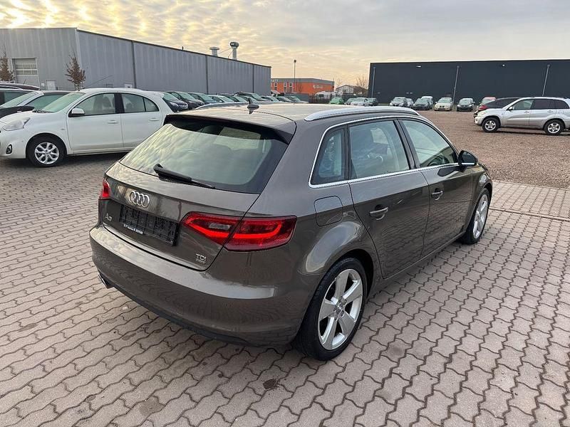 Gebraucht Audi A3 Sport 150 PS (110 kW) 2014 Grau Limousine