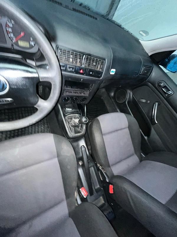 Gebraucht VW Golf IV 75 PS (55 kW) 2000 Blau Kleinwagen