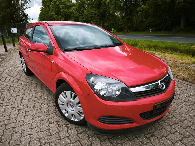 Rot Gebraucht 2009 Opel Astra Coupé | 1.999 € (Fairer Preis) - Bild 1/4