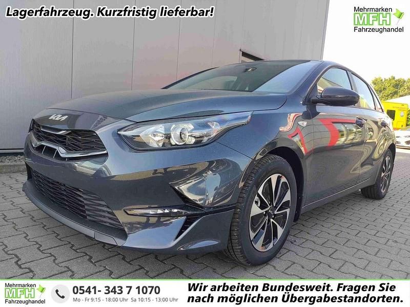 Gebraucht Kia Ceed 140 PS (102 kW) 2024 Penta grau h8g Kleinwagen