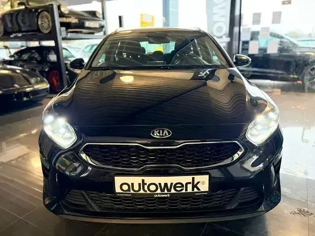 Gebraucht Kia Ceed 140 PS (102 kW) 2019 Schwarz Kleinwagen