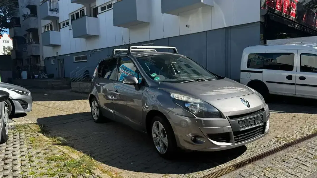 Gebraucht Renault Scenic E-Tech Dynamique 131 PS (96 kW) 2011 Grau Limousine