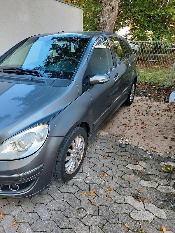 Gebraucht Mercedes B180 Edition 109 PS (80 kW) 2008 Grau Van / Kleinbus