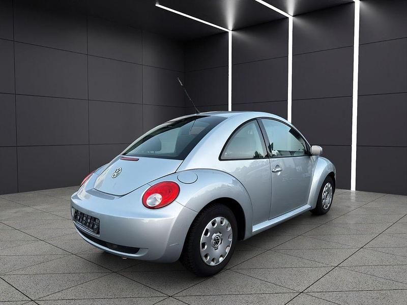 Gebraucht VW New Beetle 102 PS (75 kW) 2009 Silber Kleinwagen