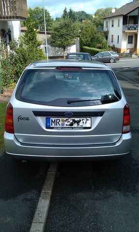 Gebraucht Ford Focus Ambiente 102 PS (75 kW) 2000 Silber metallic Kombi