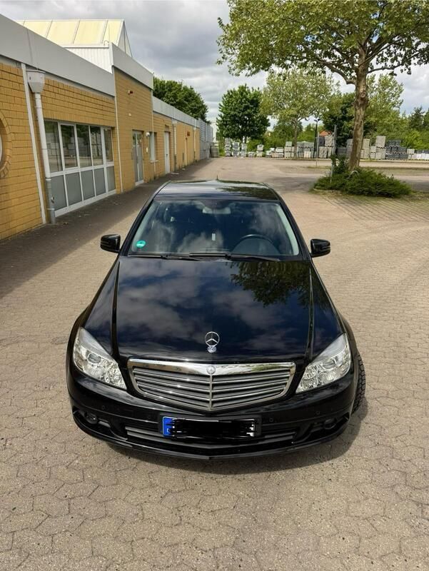 Schwarz Gebraucht 2009 Mercedes C200 Limousine | 5.999 € (Fairer Preis) - Bild 1/4