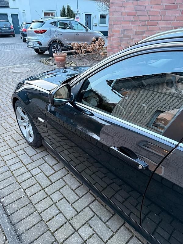 Gebraucht BMW 330 272 PS (200 kW) 2011 Schwarz Kombi