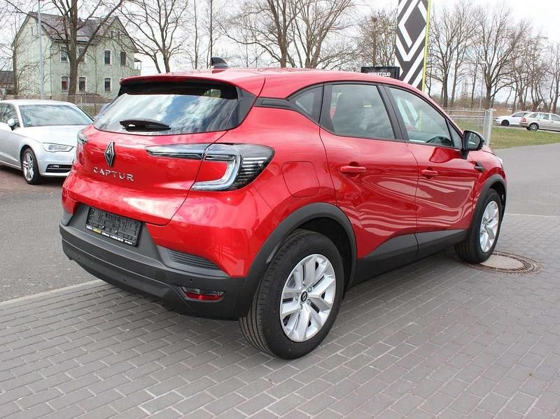 Nowe Renault Captur Evolution 114 KM (83 kW) 2026 Czerwony SUV