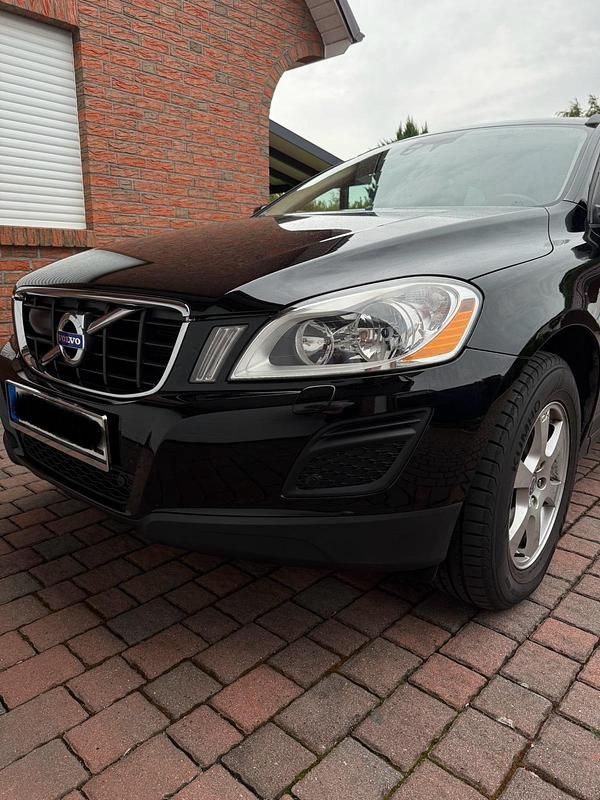 Schwarz Gebraucht 2011 Volvo XC60 SUV | 13.000 € - Bild 1/4