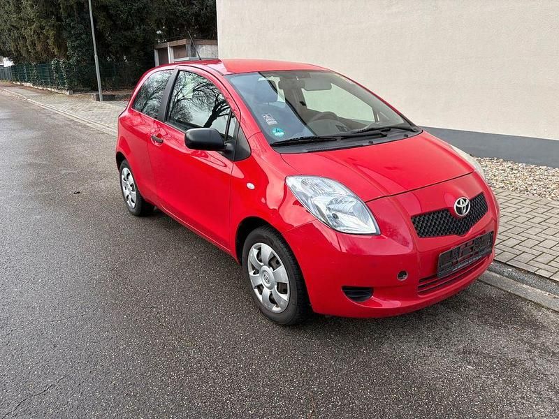 Gebraucht Toyota Yaris Cool 69 PS (50 kW) 2008 Rot Kleinwagen