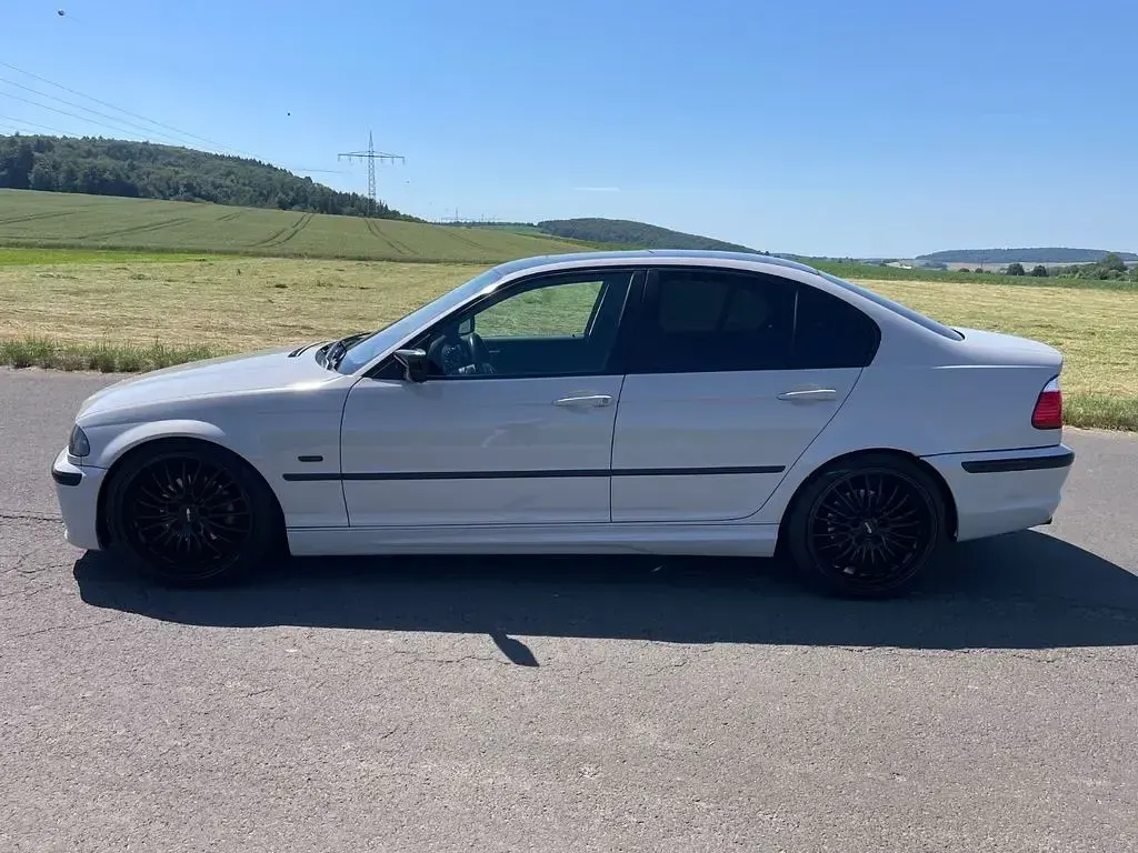 Gebraucht BMW 323 Performance 170 PS (125 kW) 1999 Blau Limousine