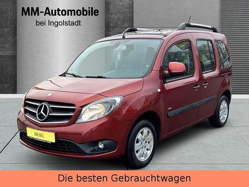 Rot Gebraucht 2017 Mercedes Citan 111 Kombi | 8.590 € (Fairer Preis) - Bild 1/4