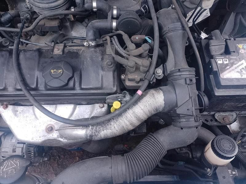 Gebraucht Citroën Saxo 60 PS (44 kW) 1998 Silber Kleinwagen