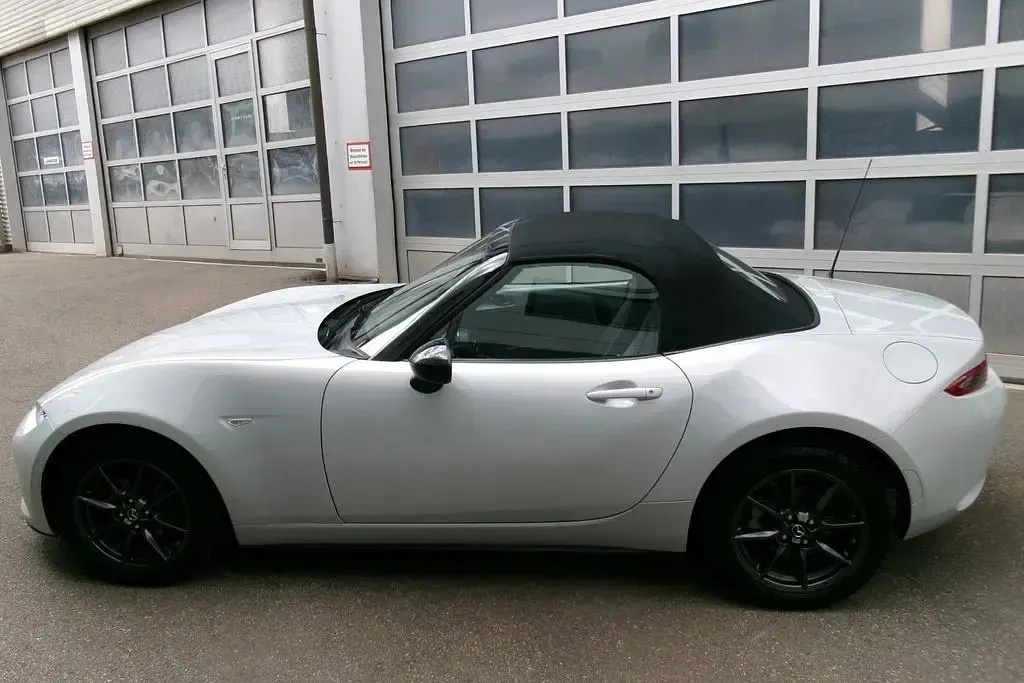 Używany Mazda MX5 Exclusive-Line 131 KM (96 kW) 2018 Biały Kabriolet