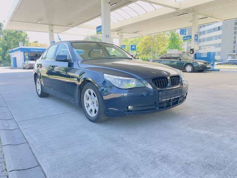 Blau Gebraucht 2005 BMW 523 Limousine | 5.350 € (Guter Preis) - Bild 1/4