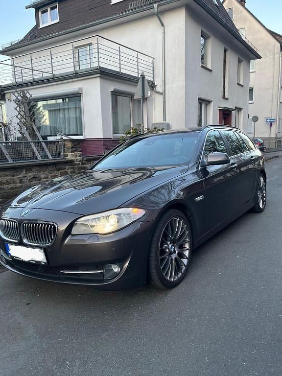Gebraucht BMW 525 204 PS (150 kW) 2010 Braun Kombi