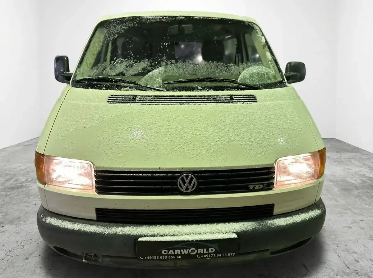 Second-hand VW Caravelle 102 CP (75 kW) 2003 Alb Van