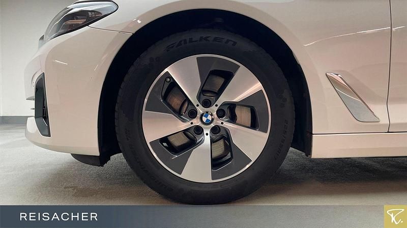 Gebraucht BMW 530 Sport Line 252 PS (185 kW) 2022 Weiß Kombi
