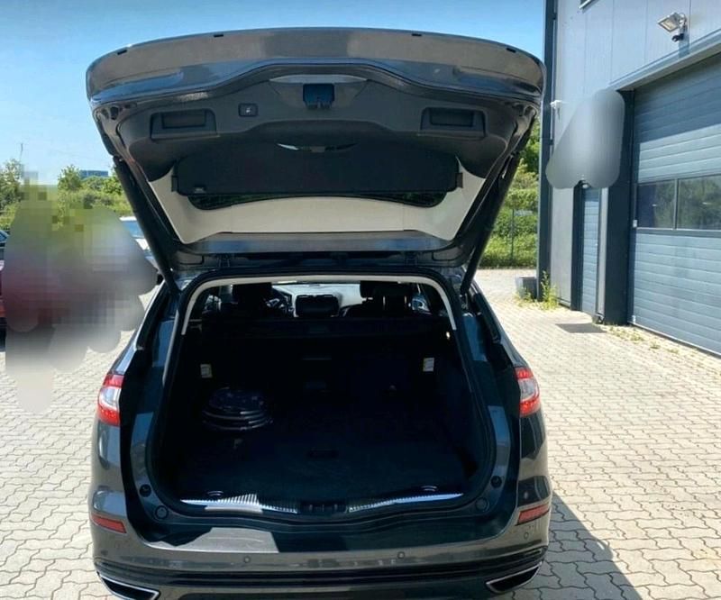 Gebraucht Ford Mondeo Titanium 180 PS (132 kW) 2015 Grau Kombi