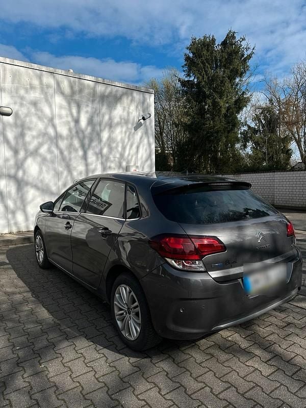 Gebraucht Citroën C4 120 PS (88 kW) 2016 Silber Kleinwagen
