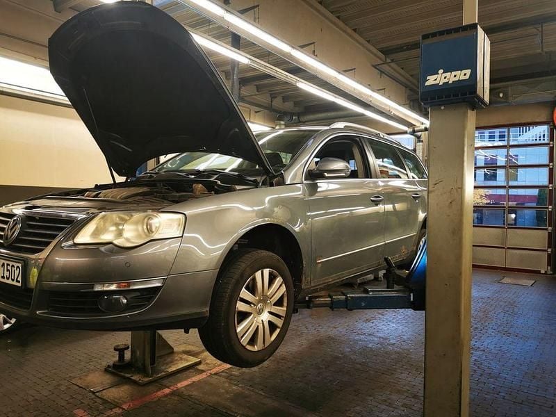 Gebraucht VW Passat Highline 140 PS (102 kW) 2006 Grau Kombi