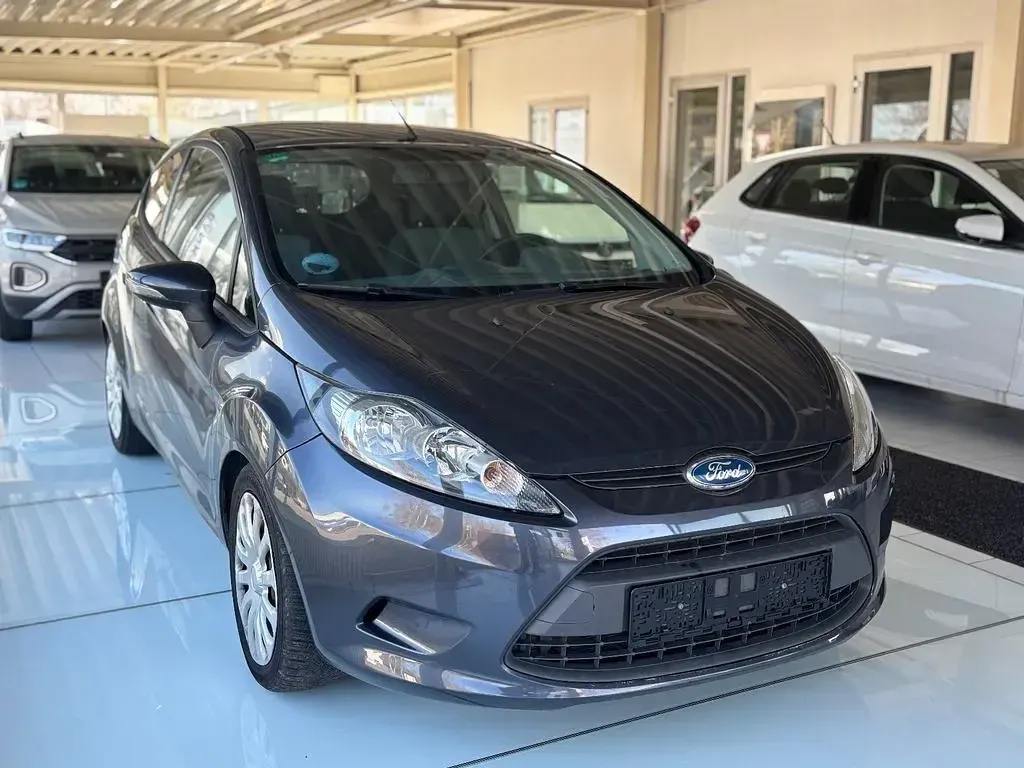 Usata Ford Fiesta Trend 82 CV (60 kW) 2009 Grigio Berlina