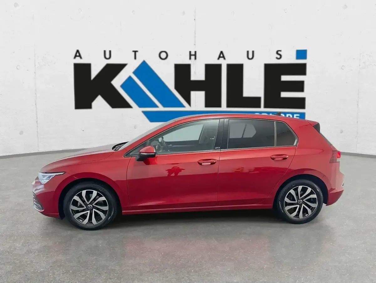 Brugt VW Golf VIII Active 150 HK (110 kW) 2023 Rød Sedan