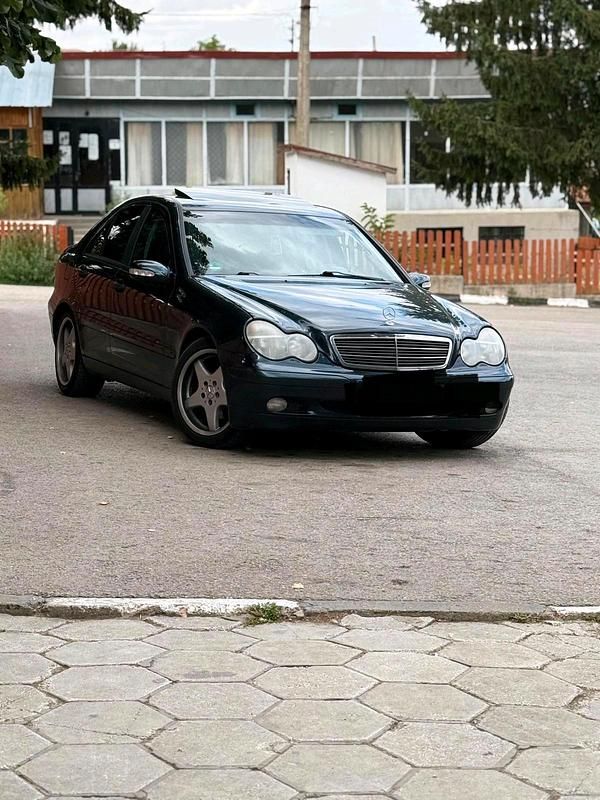 Gebraucht Mercedes C180 143 PS (105 kW) 2002 Schwarz Limousine