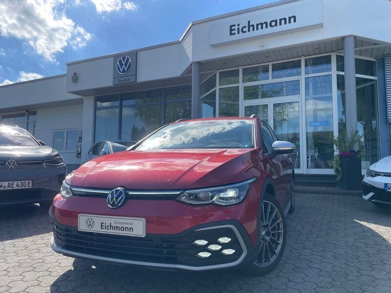 Rot Gebraucht 2023 VW Golf Alltrack Kombi | 34.990 € (Teuer) - Bild 1/4
