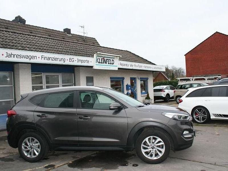Graumetallic Gebraucht 2017 Hyundai Tucson Advantage SUV | 14.650 € (Fairer Preis) - Bild 1/4