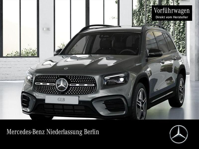 Grau Gebraucht 2025 Mercedes GLB200 AMG SUV | 50.080 € - Bild 1/2