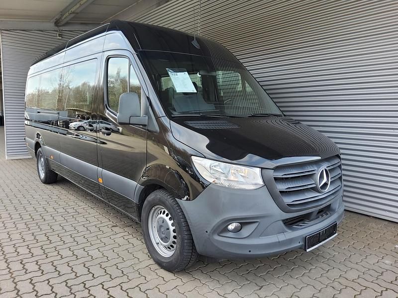 Gebraucht Mercedes Sprinter 143 PS (105 kW) 2021 Obsidianschwarz metallic Van