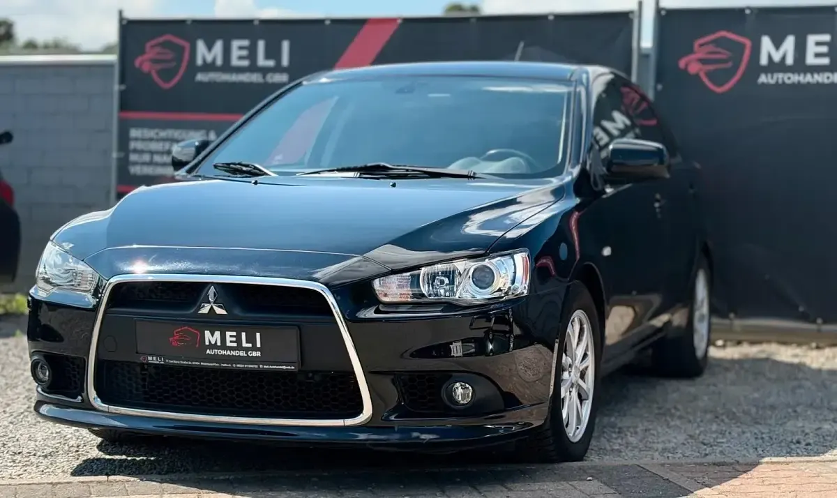 Gebraucht Mitsubishi Lancer Edition 117 PS (86 kW) 2011 Pantherschwarz (p) Limousine