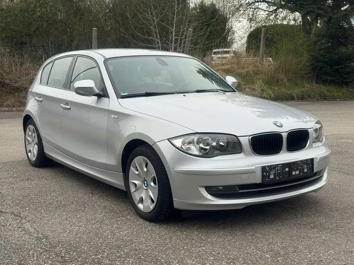 Gebraucht BMW 116 116 PS (85 kW) 2010 Titansilber metallic Kleinwagen
