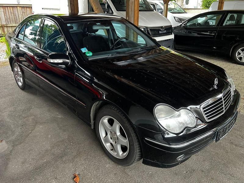 Schwarz Gebraucht 2003 Mercedes C180 Avantgarde Limousine | 1.200 € (Superpreis) - Bild 1/4