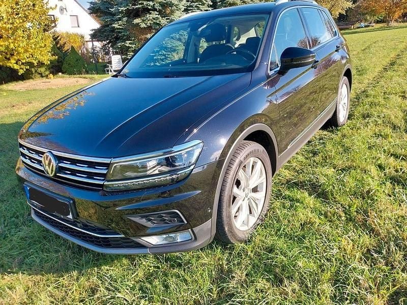 Schwarz Gebraucht 2017 VW Tiguan Highline SUV | 17.499 € (Superpreis) - Bild 1/4